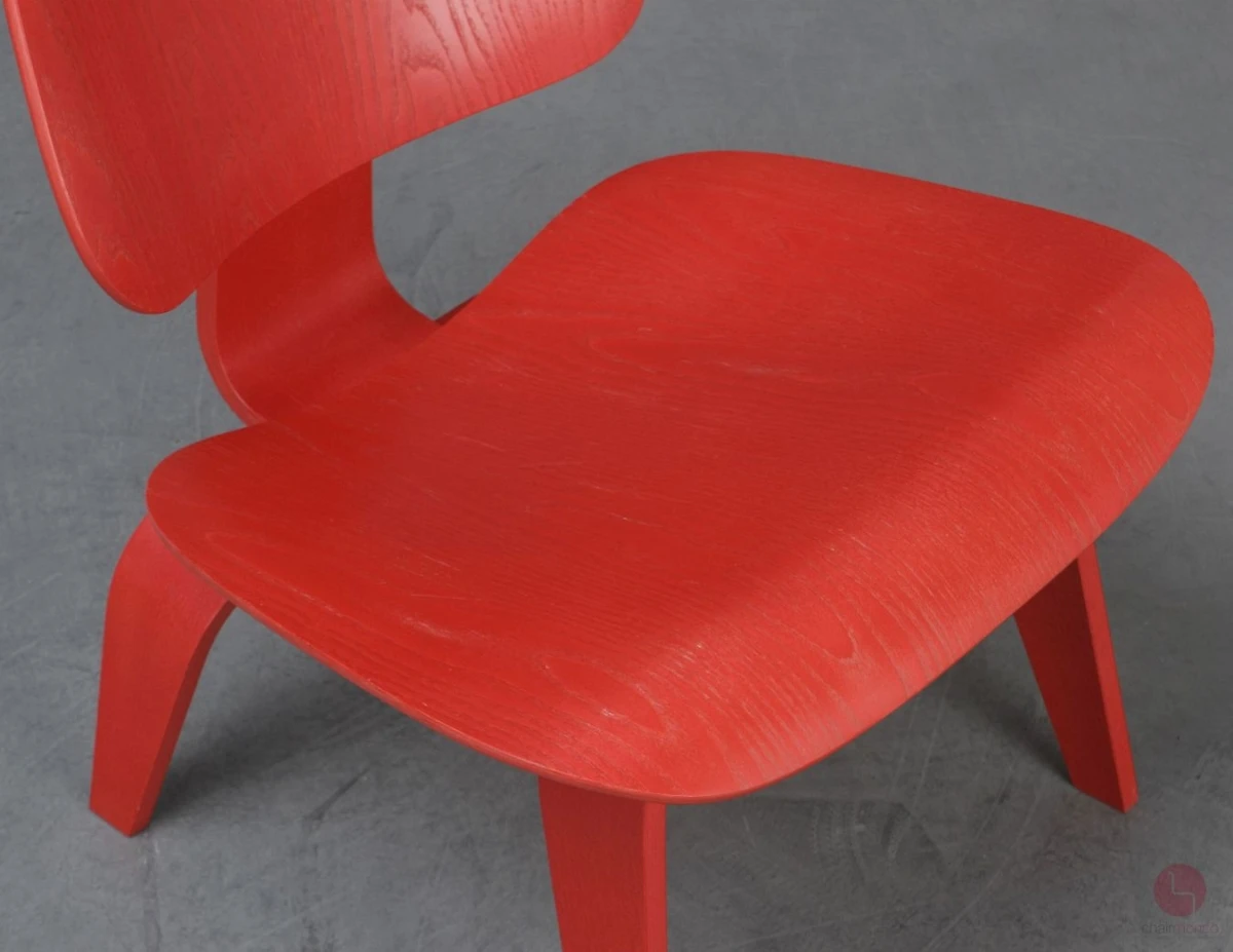Vitra Plywood LCW Lounge Chair rot lackiert gebraucht