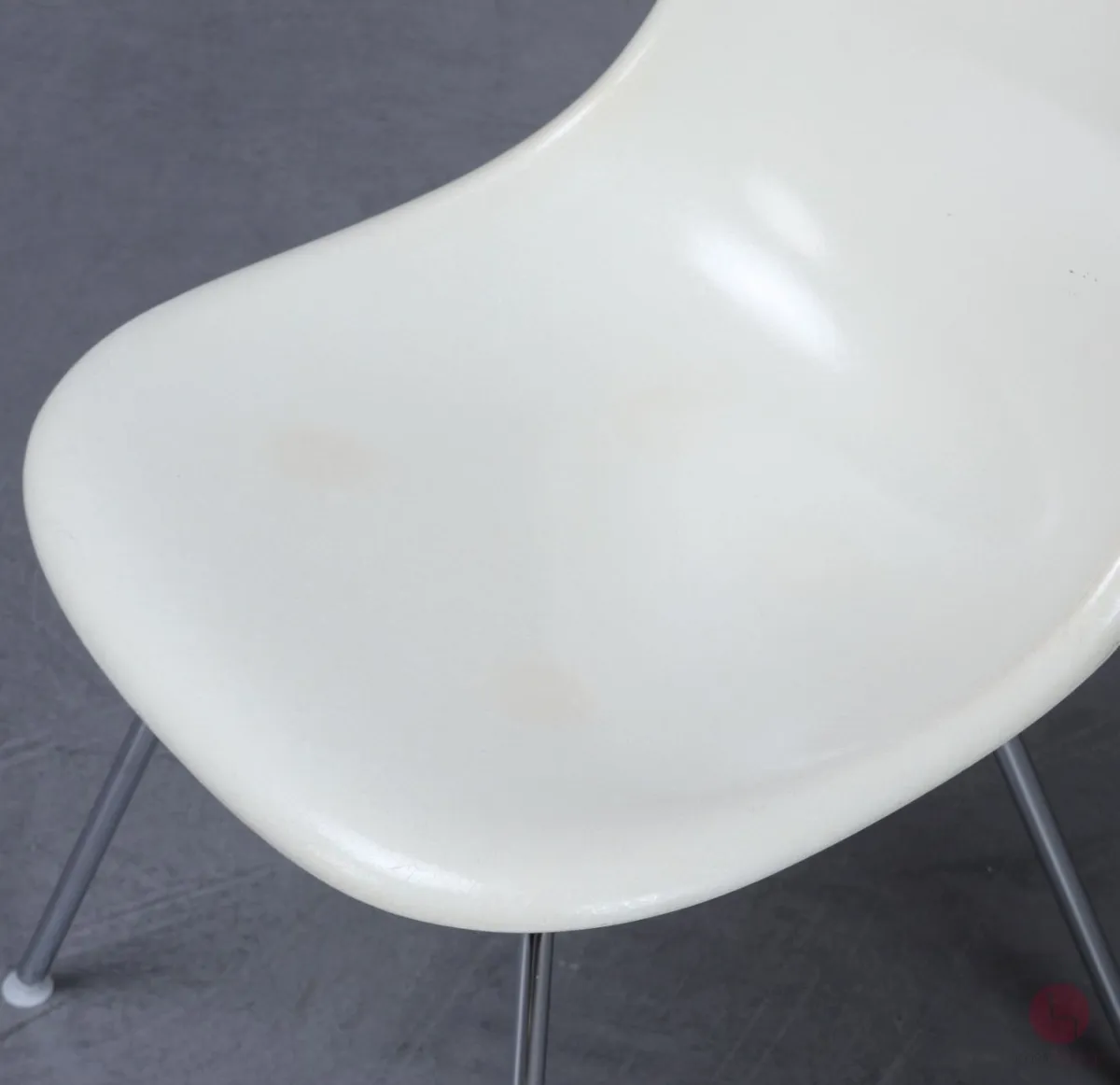 Vitra Eames Side Chair Beige Fiberglas DSX mit H-Base gebraucht