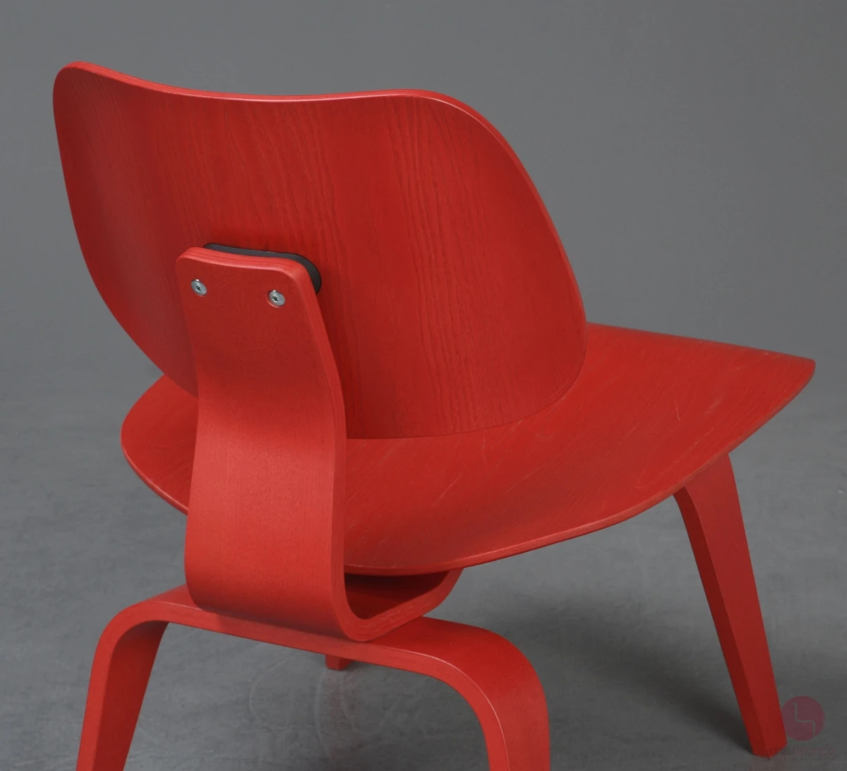 Vitra Plywood LCW Lounge Chair rot lackiert gebraucht