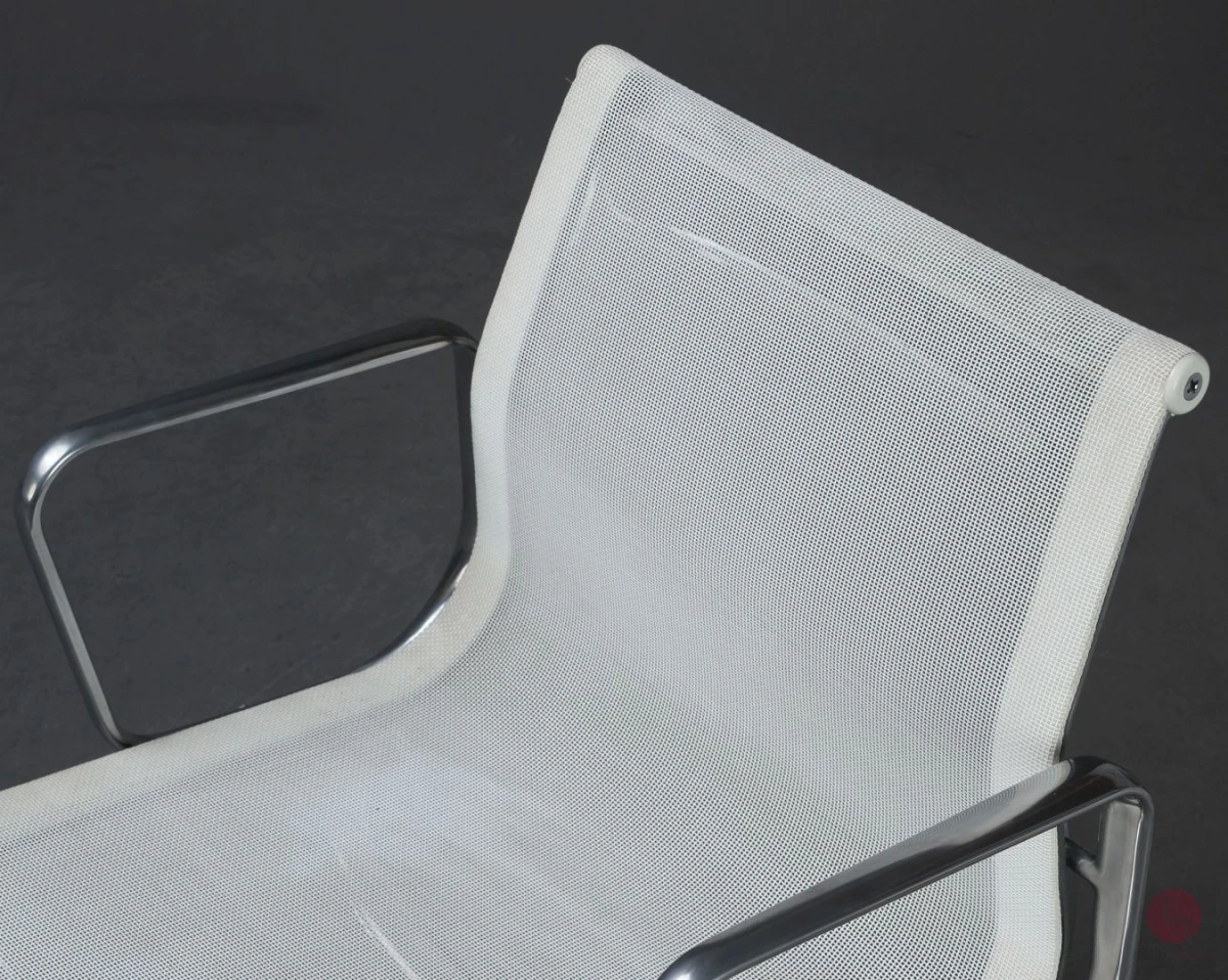 Vitra EA 108 Aluminium Chair mit weißem Netz gebraucht Vitra EA 108 Aluminium Chair mit weißem Netz gebraucht