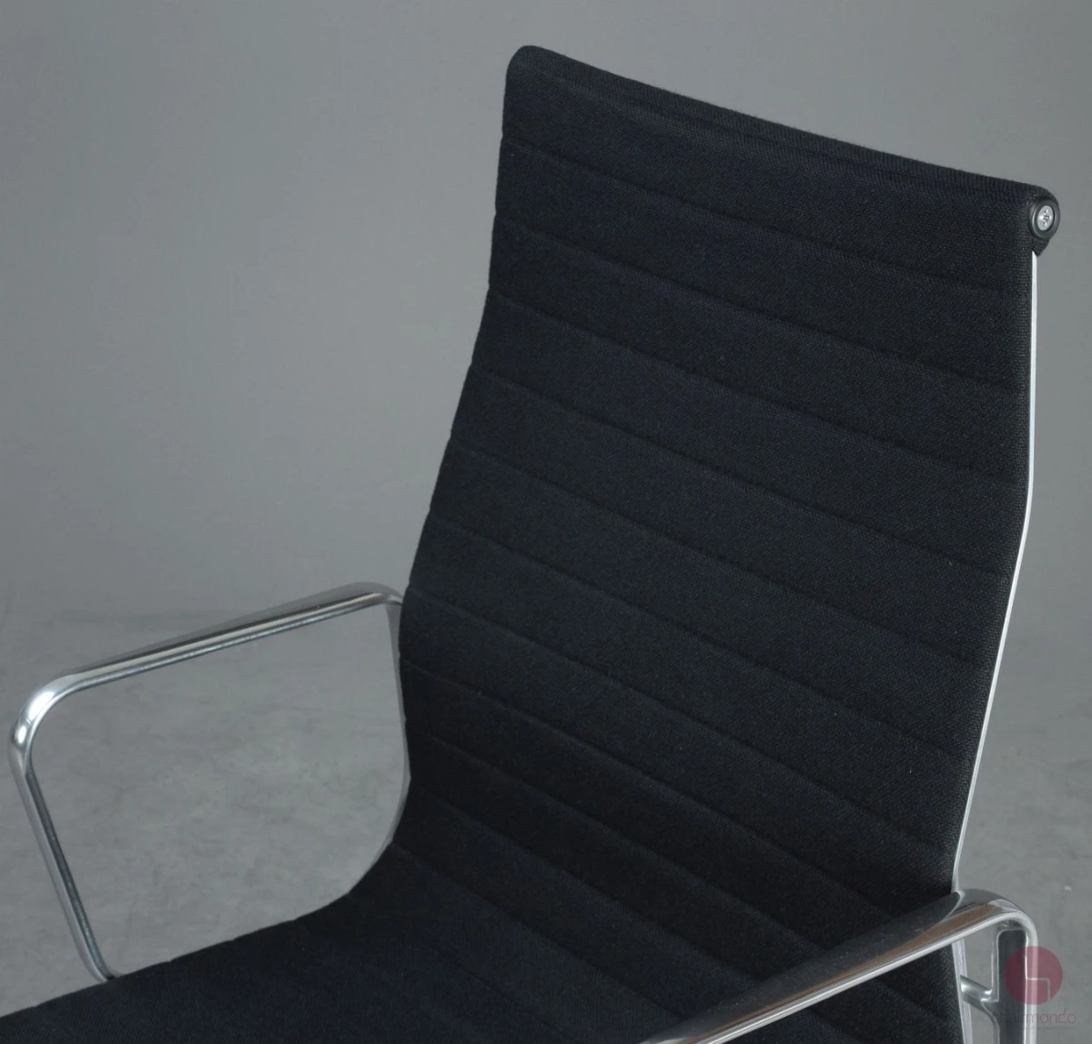 Vitra EA 119 Bürostuhl mit schwarzem Hopsak gebraucht