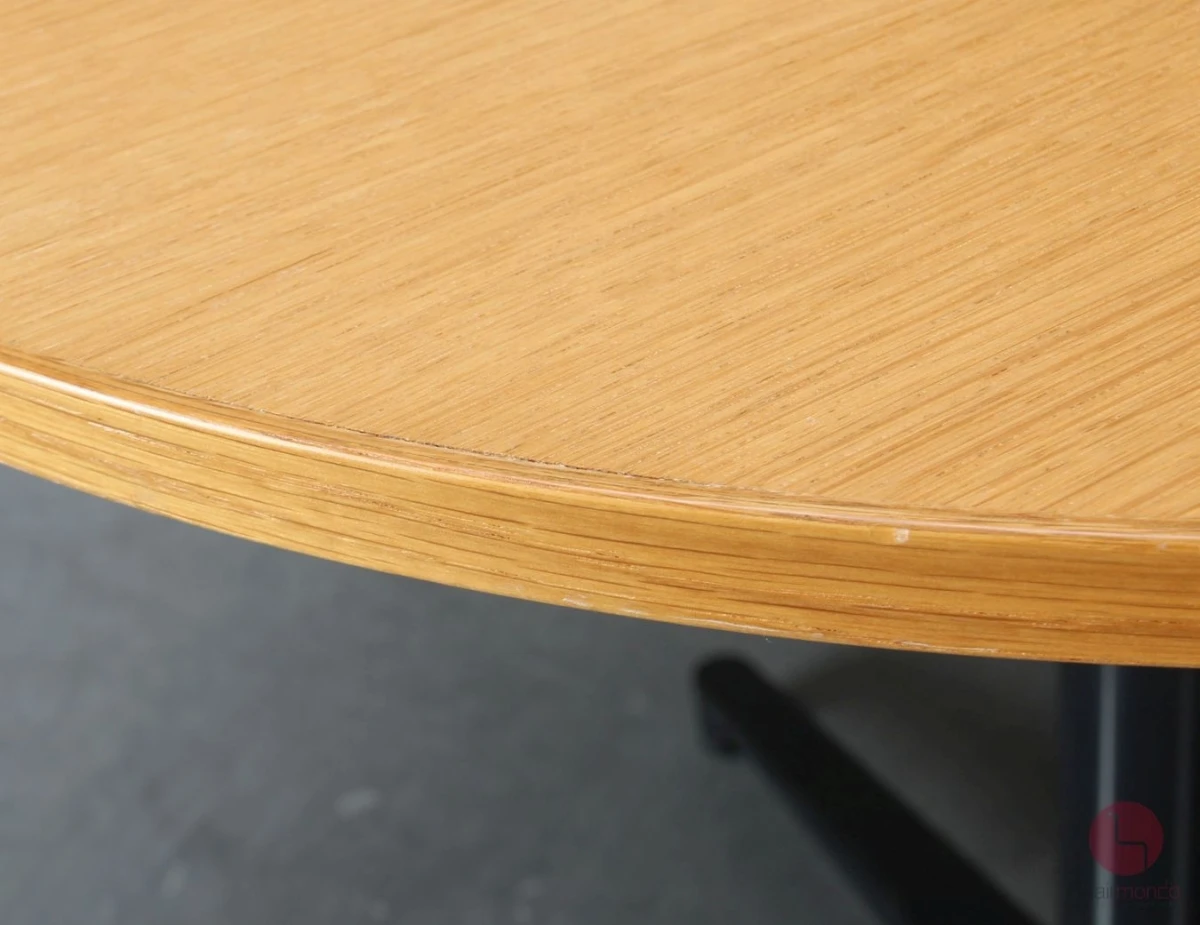 Vitra Bistro Table Eiche 80 cm, Gestell schwarz - gebraucht