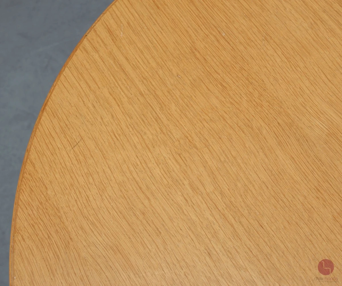 Vitra Bistro Table Eiche 80 cm, Gestell schwarz - gebraucht