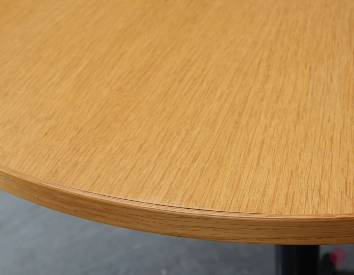 Vitra Bistro Table Eiche 80 cm, Gestell schwarz - gebraucht
