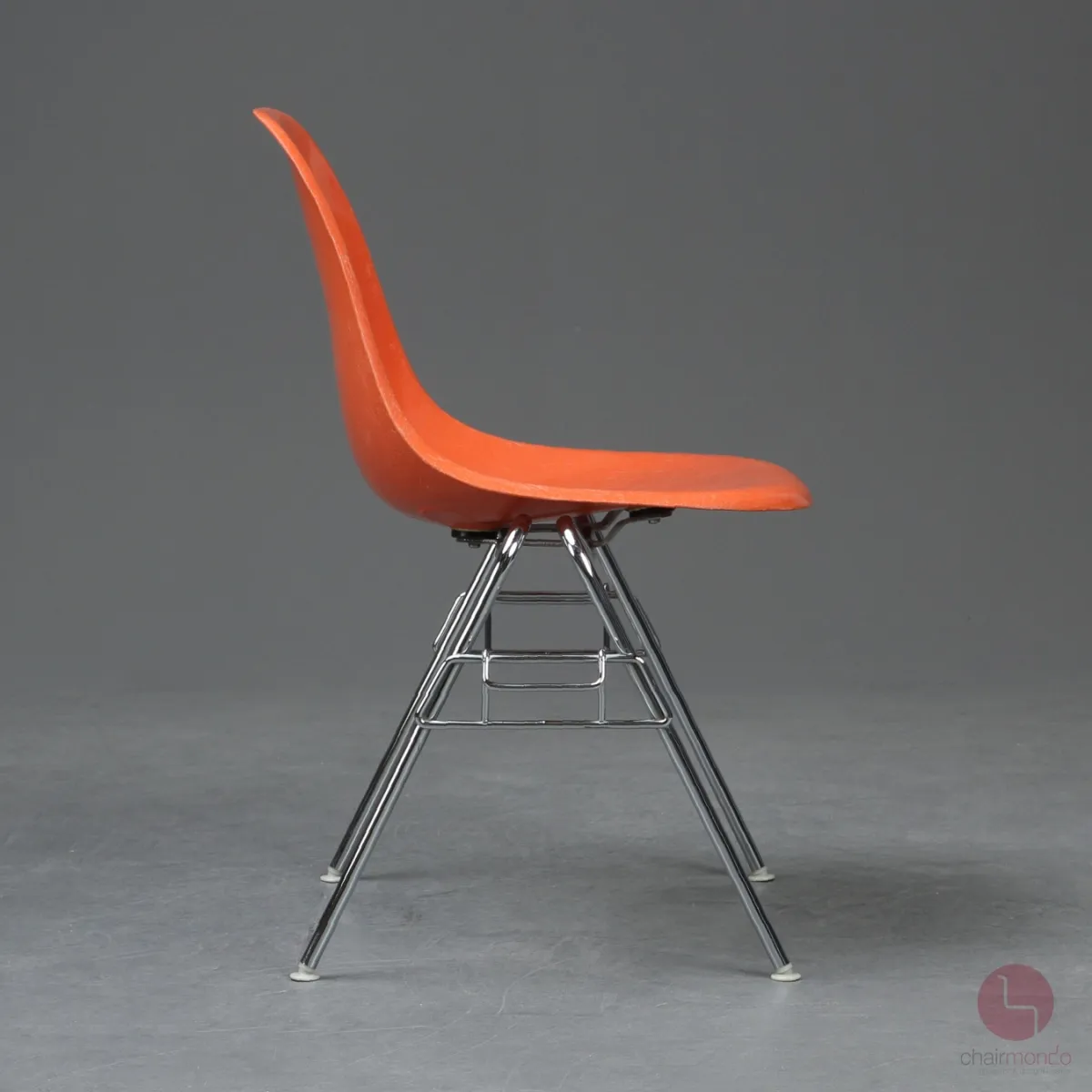 Vitra Herman Miller Side Chair Orange aus Fiberglas mit Stacking Base gebraucht
