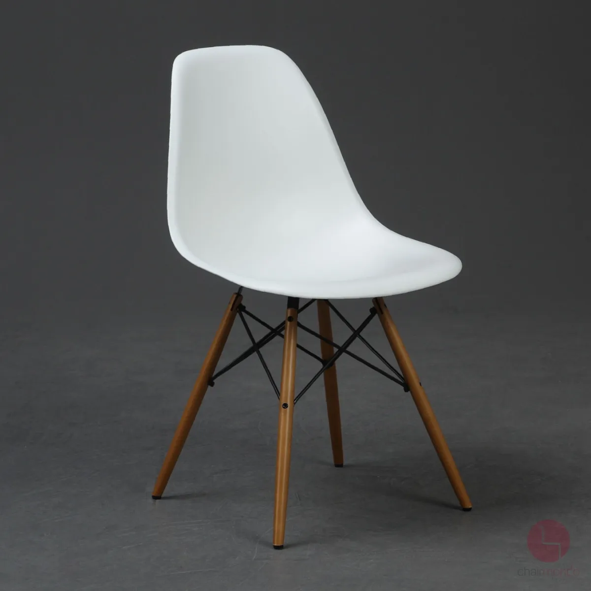 Vitra Side Chair DSW in Weiß mit hellem Ahorn Gestell gebraucht