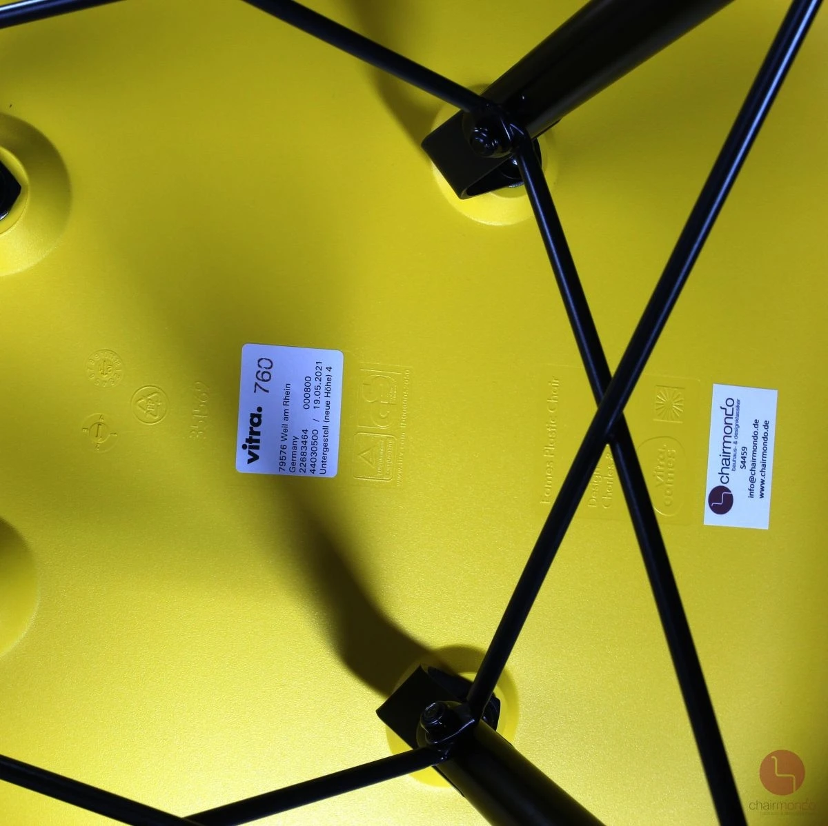 Vitra DSW Plastic Side Chair Gelb Ahorngestell neuwertig gebraucht Vitra DSW Plastic Side Chair Gelb Ahorngestell neuwertig gebraucht