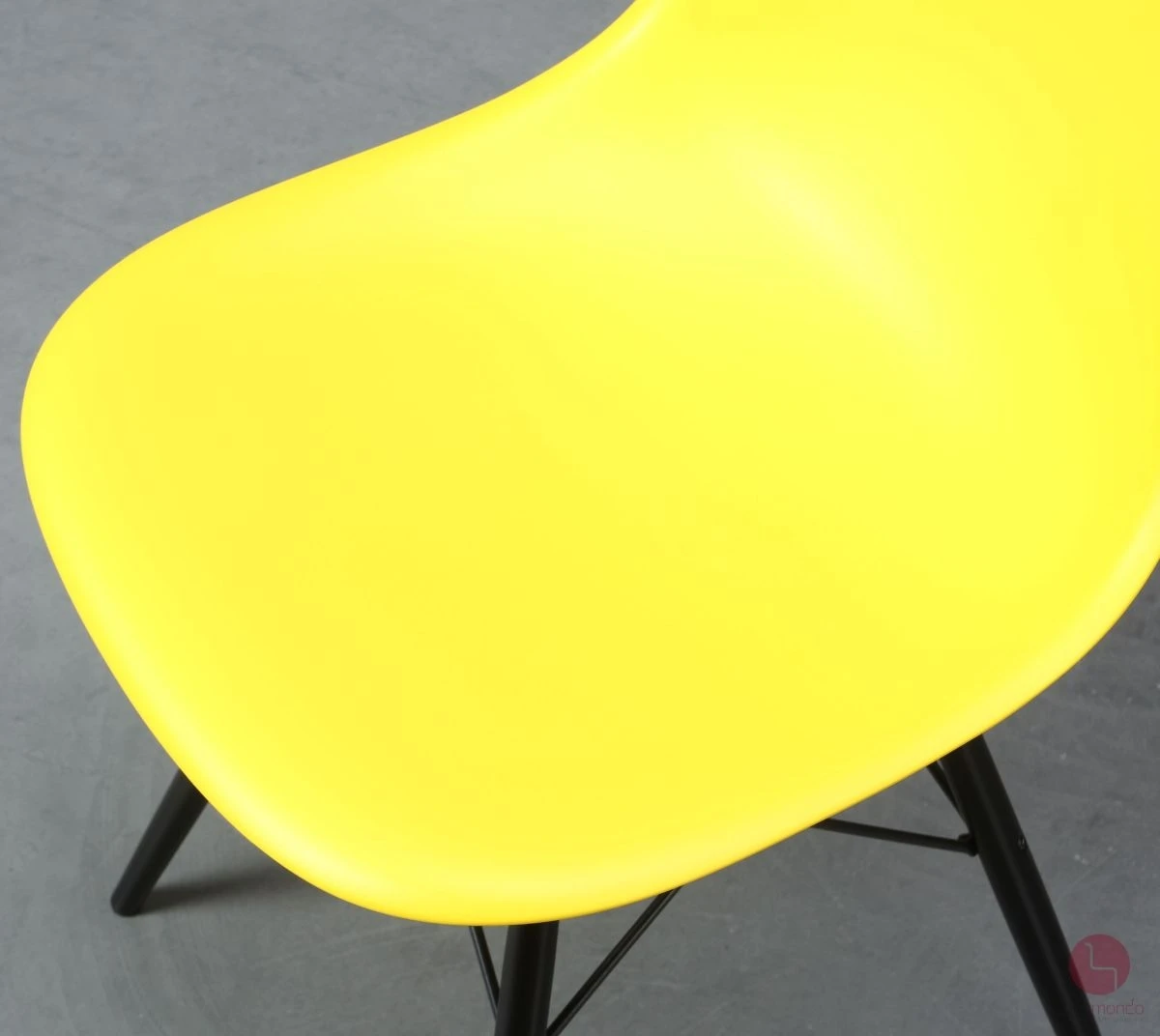 Vitra DSW Plastic Side Chair Gelb Ahorngestell neuwertig gebraucht Vitra DSW Plastic Side Chair Gelb Ahorngestell neuwertig gebraucht