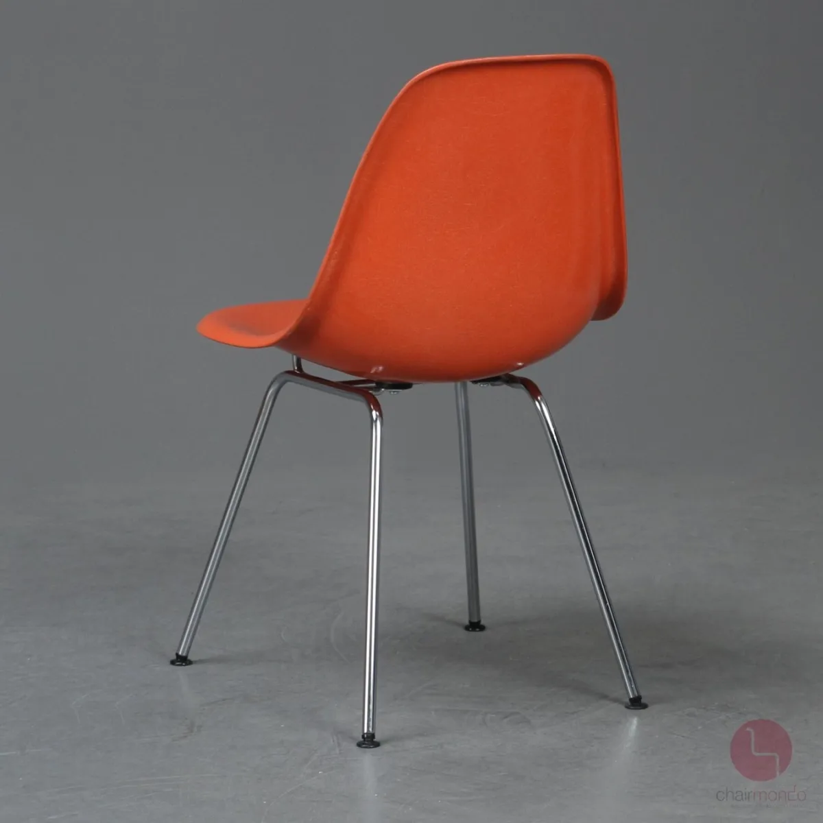 Vitra Eames Side Chair Orange Fiberglass mit Metallgestell gebraucht