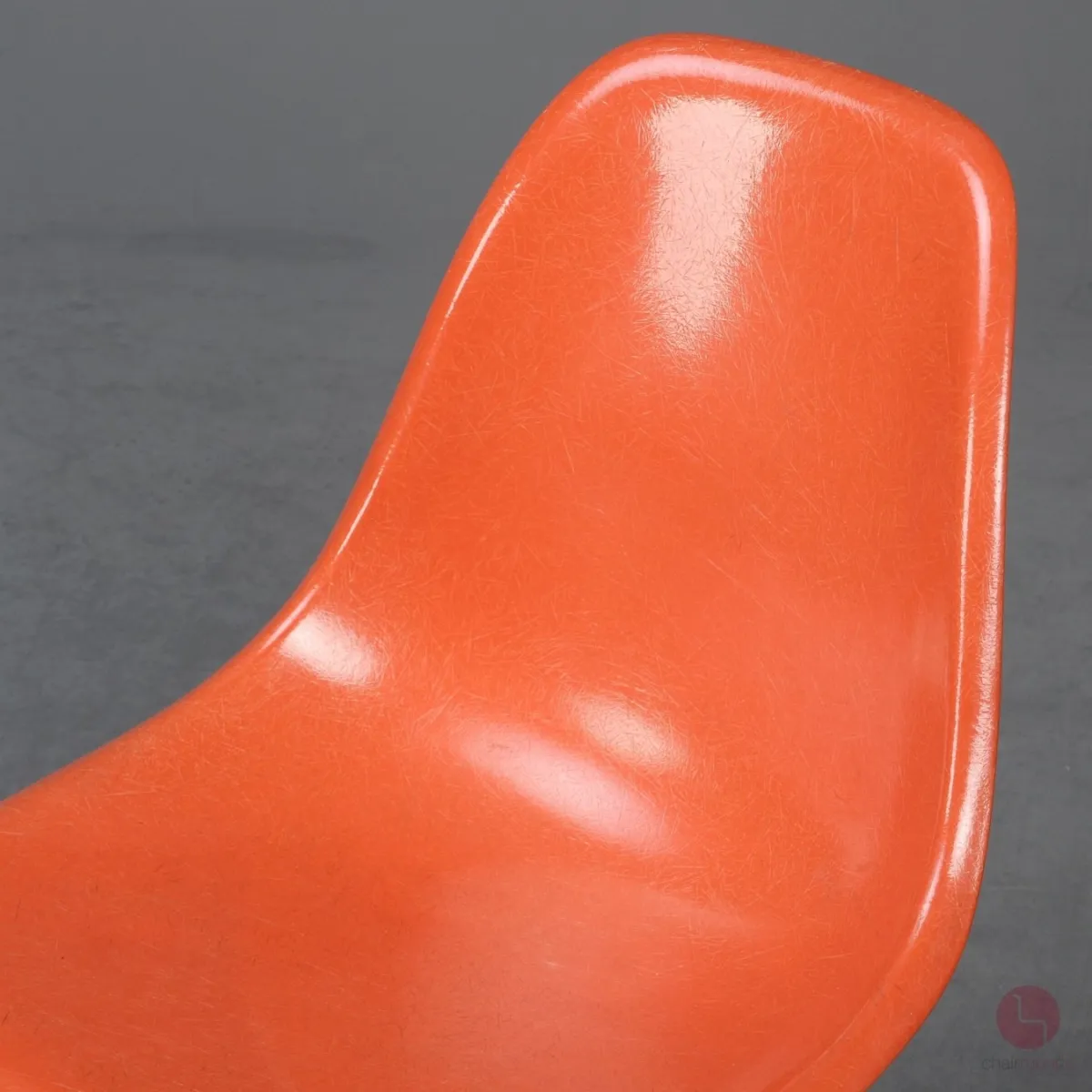 Vitra Eames Side Chair Orange Fiberglass mit Metallgestell gebraucht