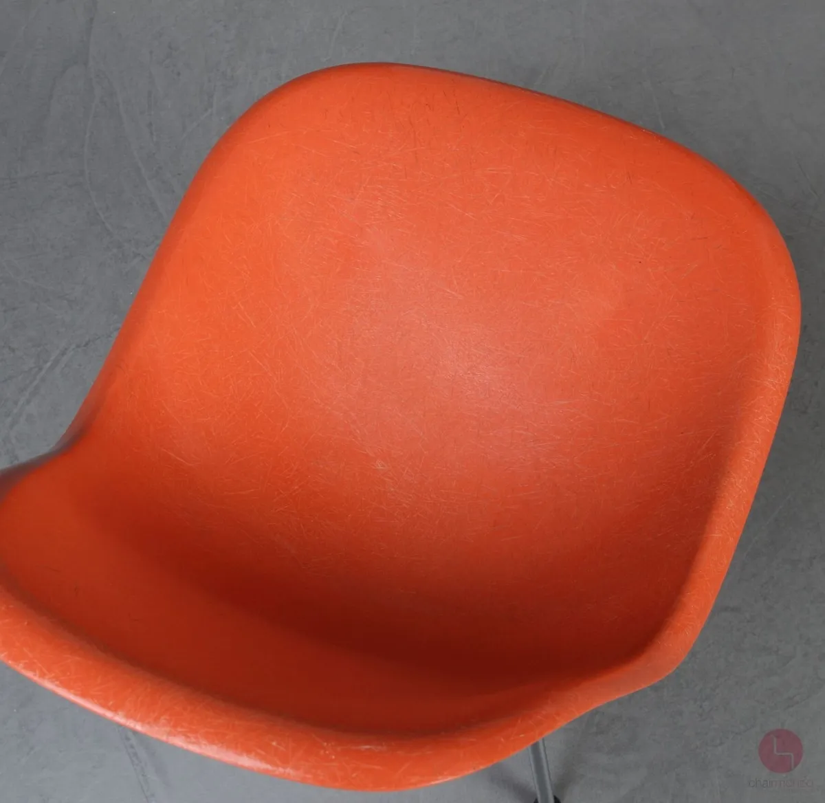 Vitra Eames Side Chair Orange Fiberglass mit Metallgestell gebraucht