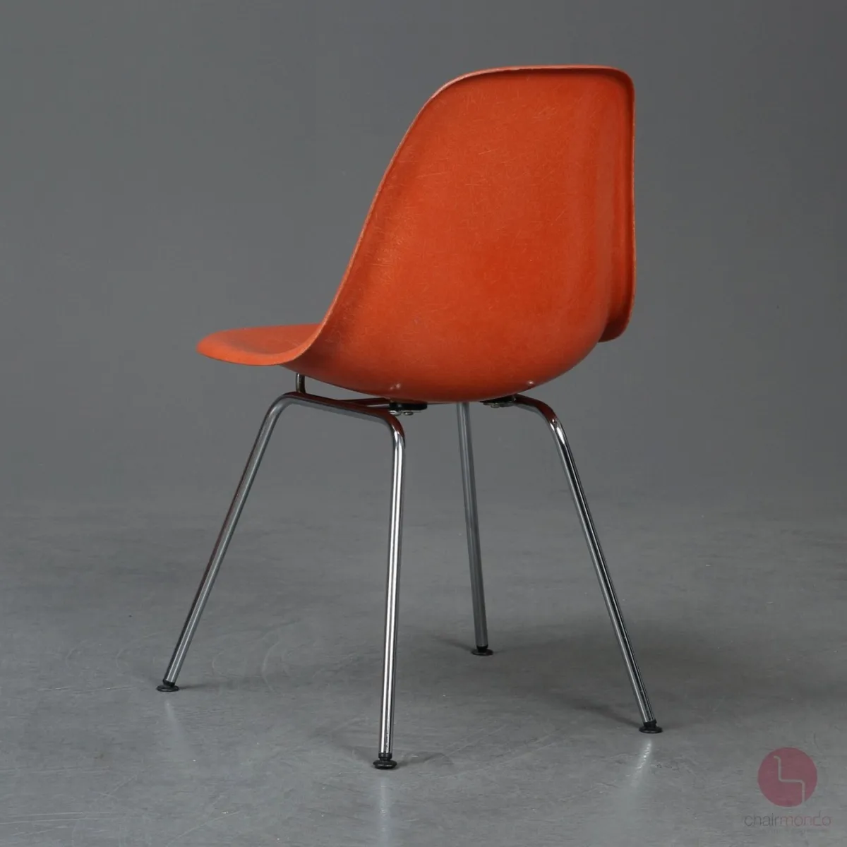 Vitra Eames Side Chair Orange Fiberglass mit Metallgestell gebraucht