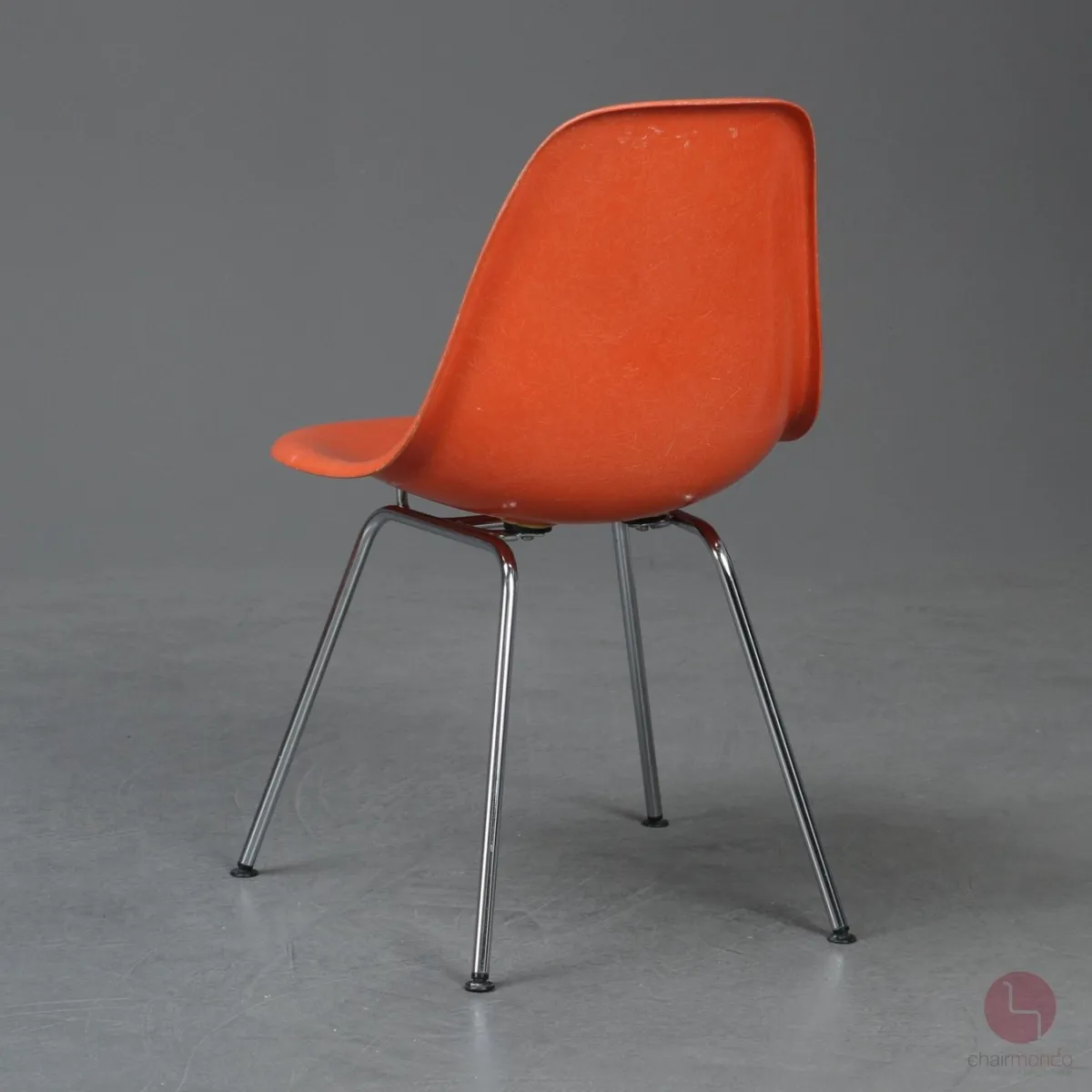 Vitra Eames Side Chair Orange Fiberglass mit Metallgestell gebraucht