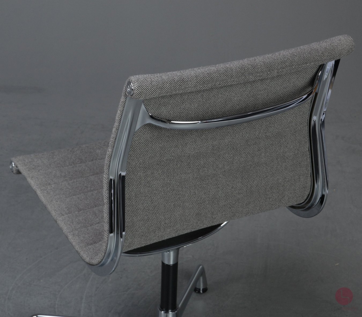 Vitra EA 101 Aluminium Chair Hopsak Warmgrey gebraucht