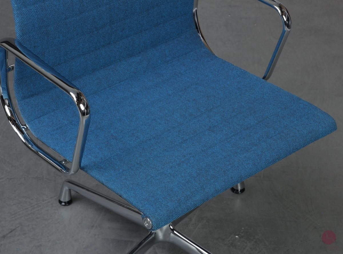 Vitra EA 104 Aluminium Chair Hopsak Blau gebraucht