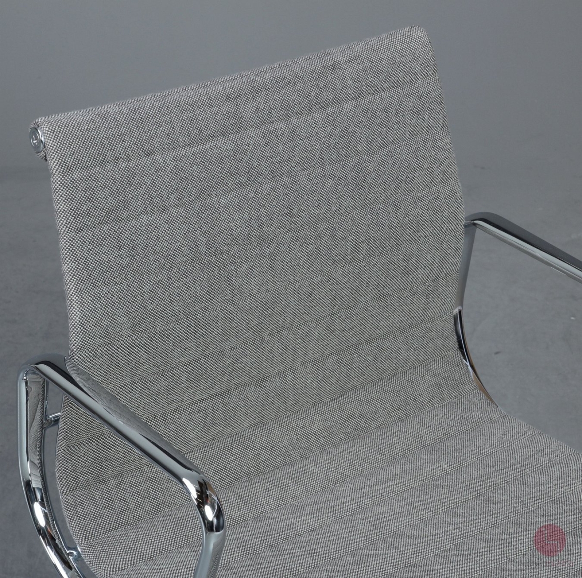 Vitra EA 104 Aluminium Chair Hopsak Grau gebraucht