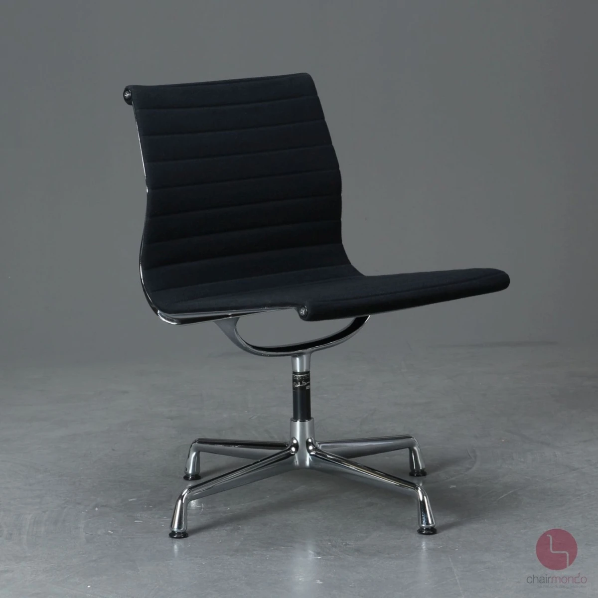 Vitra EA 106 Aluminium Chair Hopsak Schwarz gebraucht Vitra EA 106 Aluminium Chair Hopsak Schwarz gebraucht