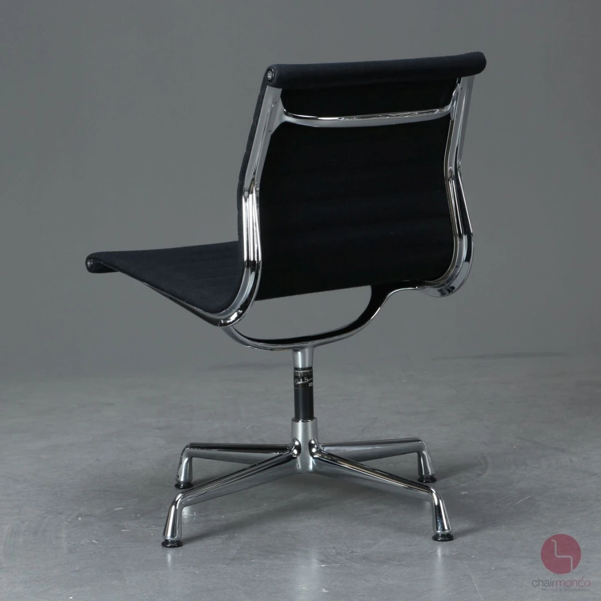 Vitra EA 106 Aluminium Chair Hopsak Schwarz gebraucht Vitra EA 106 Aluminium Chair Hopsak Schwarz gebraucht
