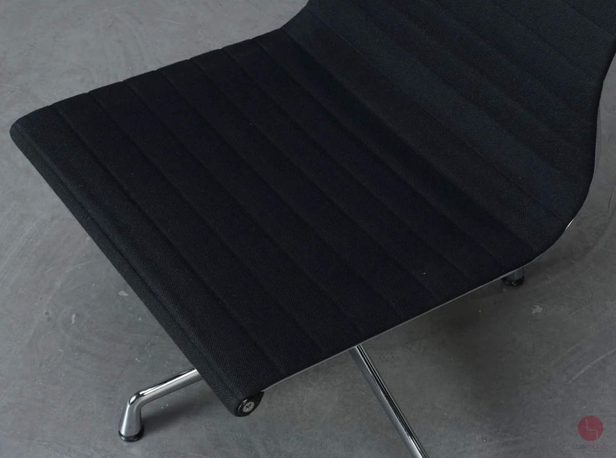 Vitra EA 106 Aluminium Chair Hopsak Schwarz gebraucht Vitra EA 106 Aluminium Chair Hopsak Schwarz gebraucht