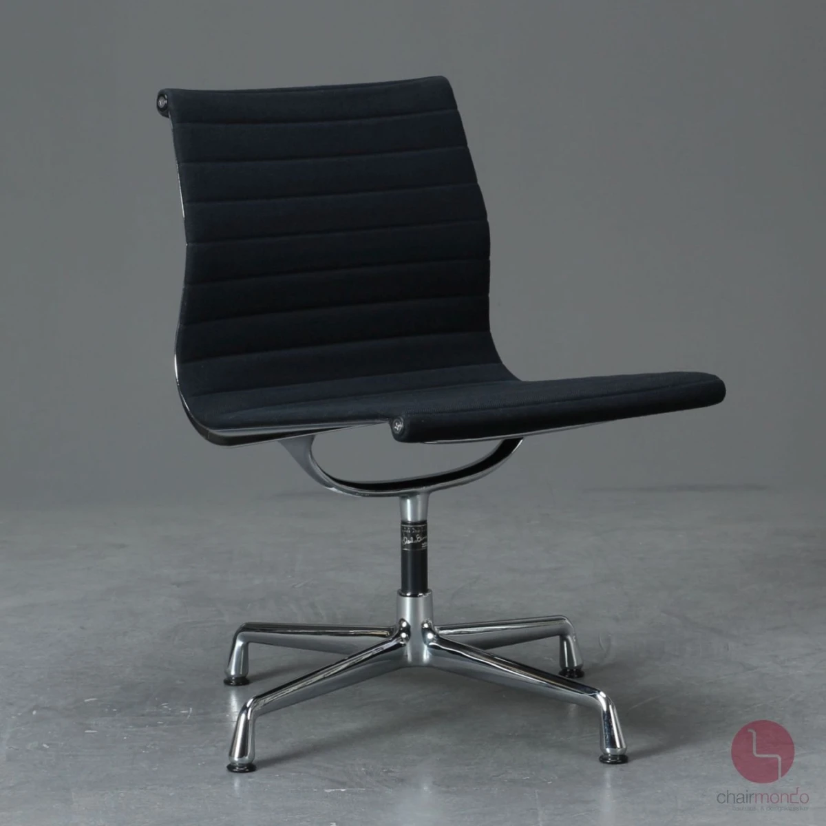 Vitra EA 106 Aluminium Chair Hopsak Schwarz gebraucht Vitra EA 106 Aluminium Chair Hopsak Schwarz gebraucht