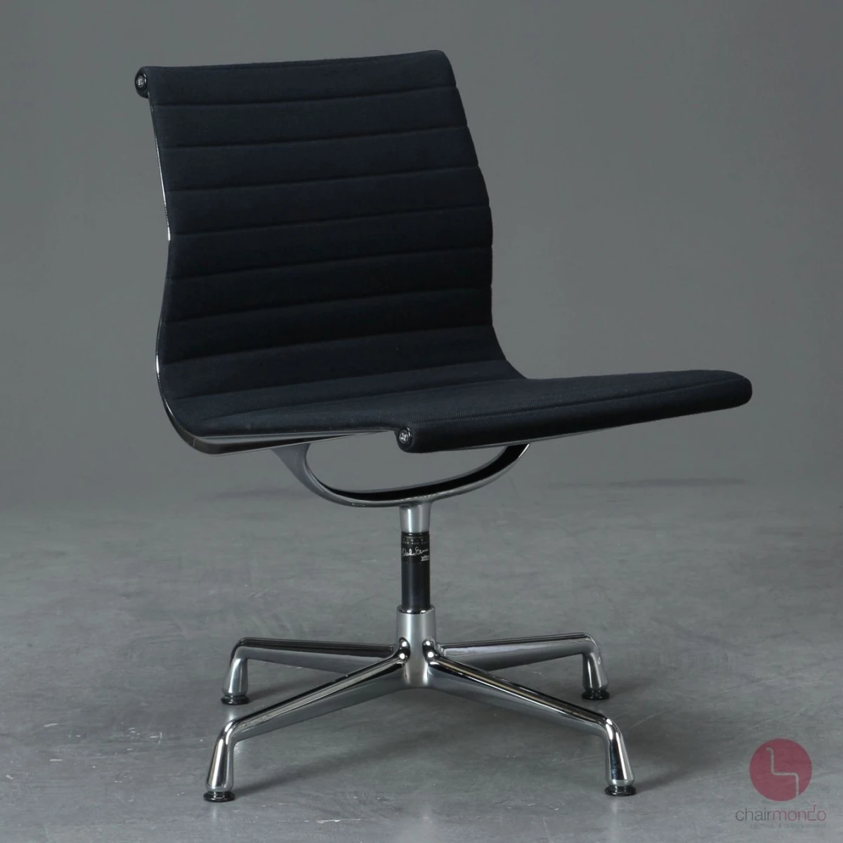 Vitra EA 106 Aluminium Chair Hopsak Schwarz gebraucht Vitra EA 106 Aluminium Chair Hopsak Schwarz gebraucht