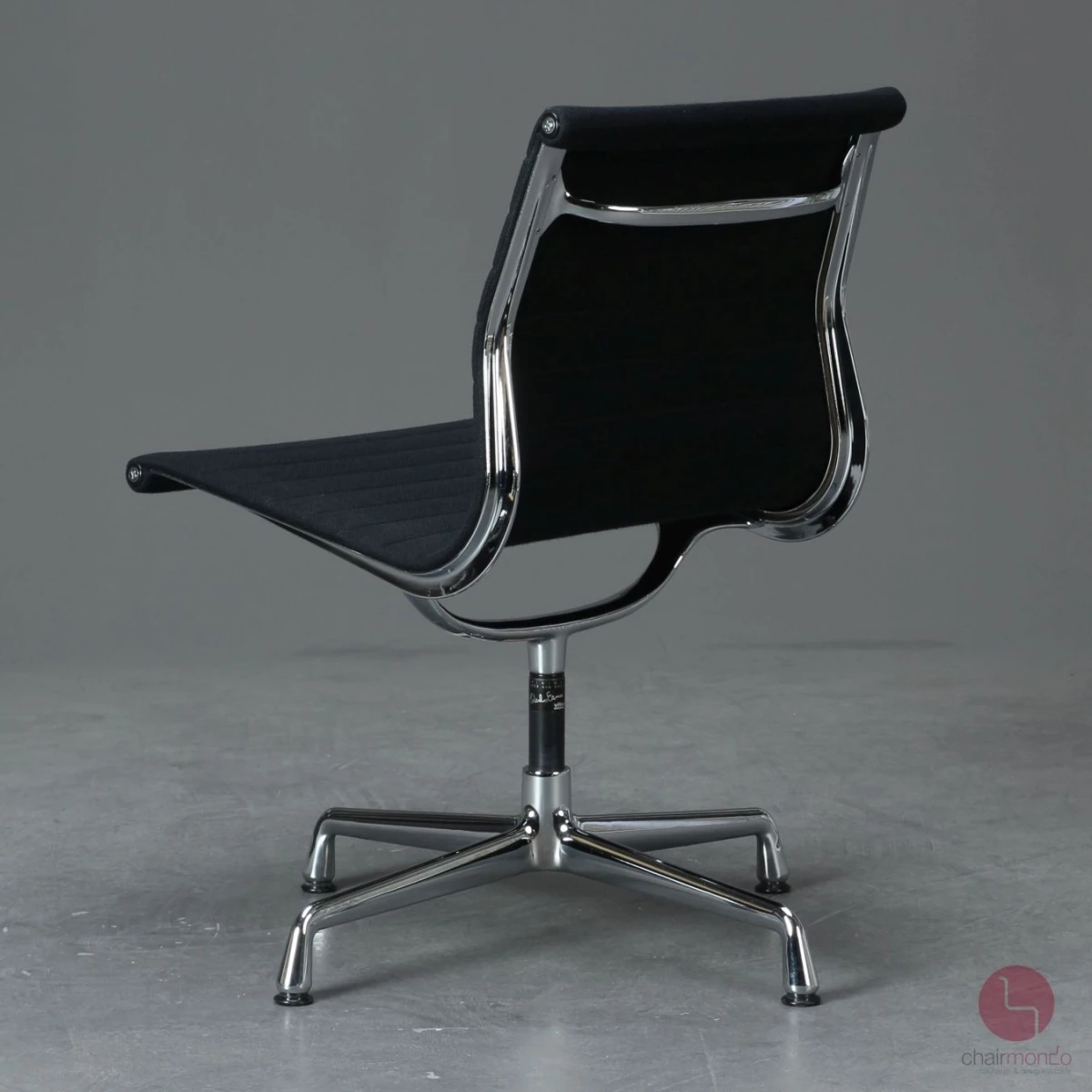 Vitra EA 106 Aluminium Chair Hopsak Schwarz gebraucht Vitra EA 106 Aluminium Chair Hopsak Schwarz gebraucht
