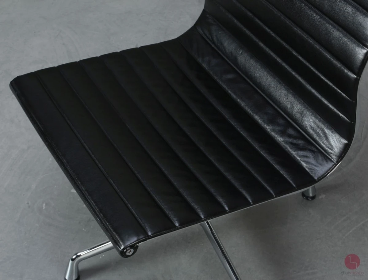 Vitra EA 106 Aluminium Chair Leder Schwarz gebraucht Vitra EA 106 Aluminium Chair Leder Schwarz gebraucht