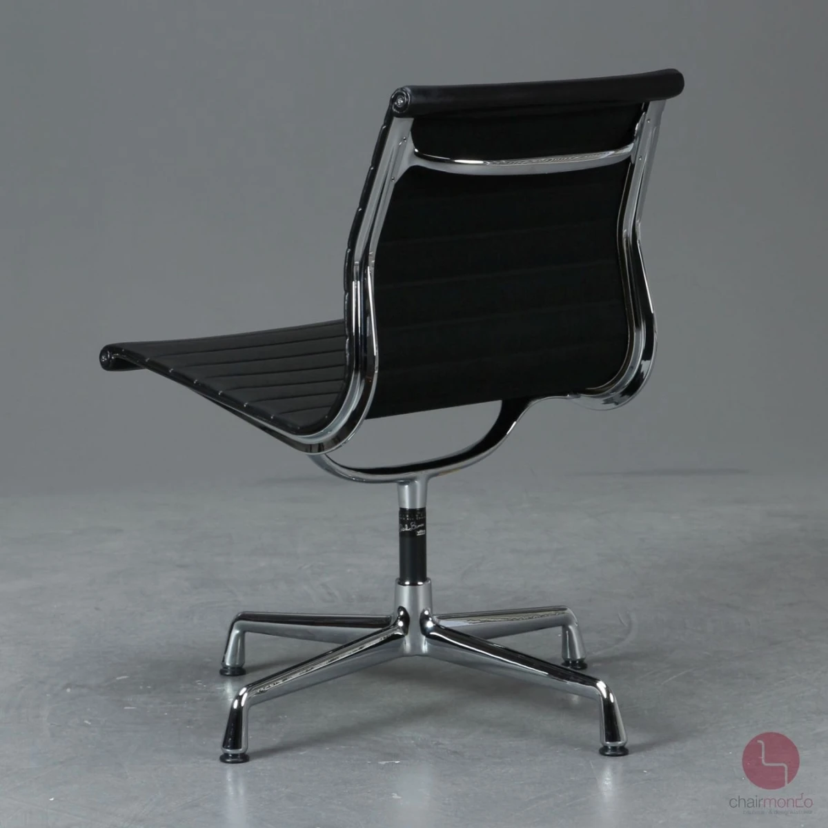Vitra EA 106 Aluminium Chair Leder Schwarz gebraucht Vitra EA 106 Aluminium Chair Leder Schwarz gebraucht