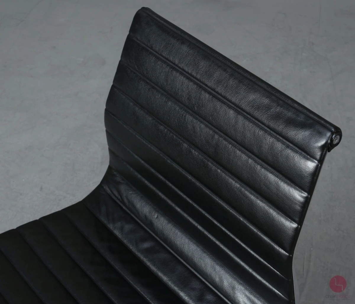 Vitra EA 106 Aluminium Chair Leder Schwarz gebraucht Vitra EA 106 Aluminium Chair Leder Schwarz gebraucht