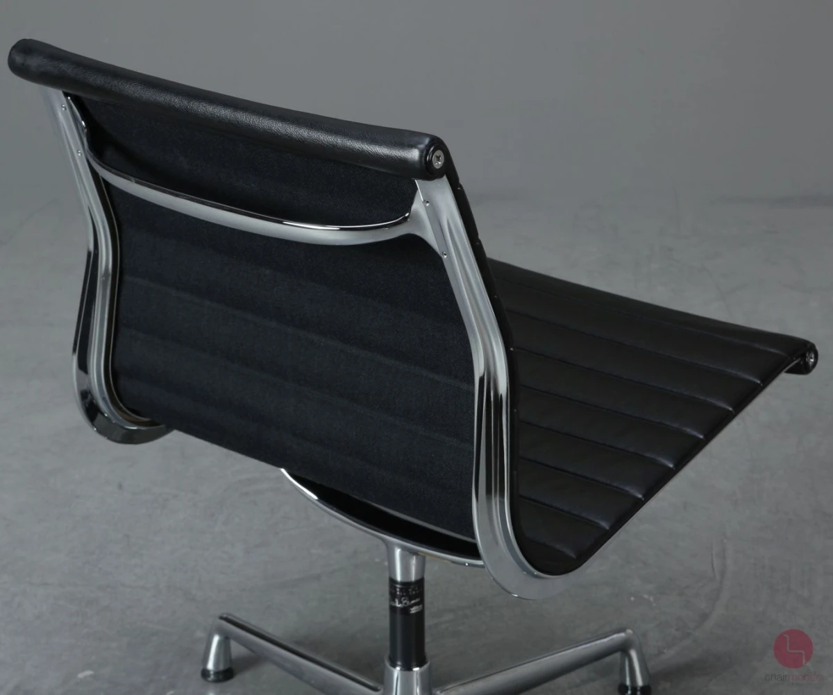 Vitra EA 106 Aluminium Chair Leder Schwarz gebraucht Vitra EA 106 Aluminium Chair Leder Schwarz gebraucht