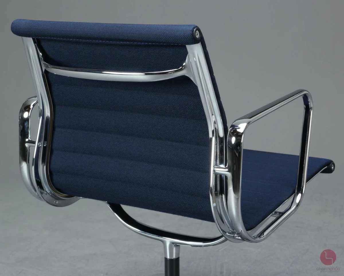 Vitra EA 107 Aluminium Chair Blau Track Stoff verchromt gebraucht