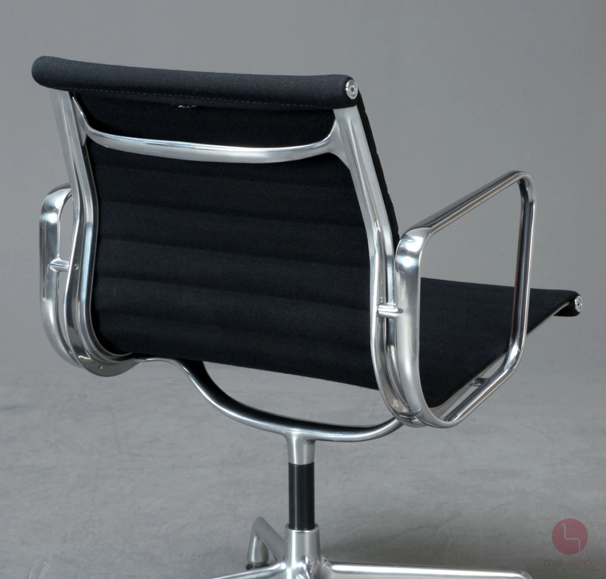 Vitra EA 107 Aluminium Chair Hopsak Schwarz Alu poliert gebraucht Vitra EA 107 Aluminium Chair Hopsak Schwarz Alu poliert gebraucht