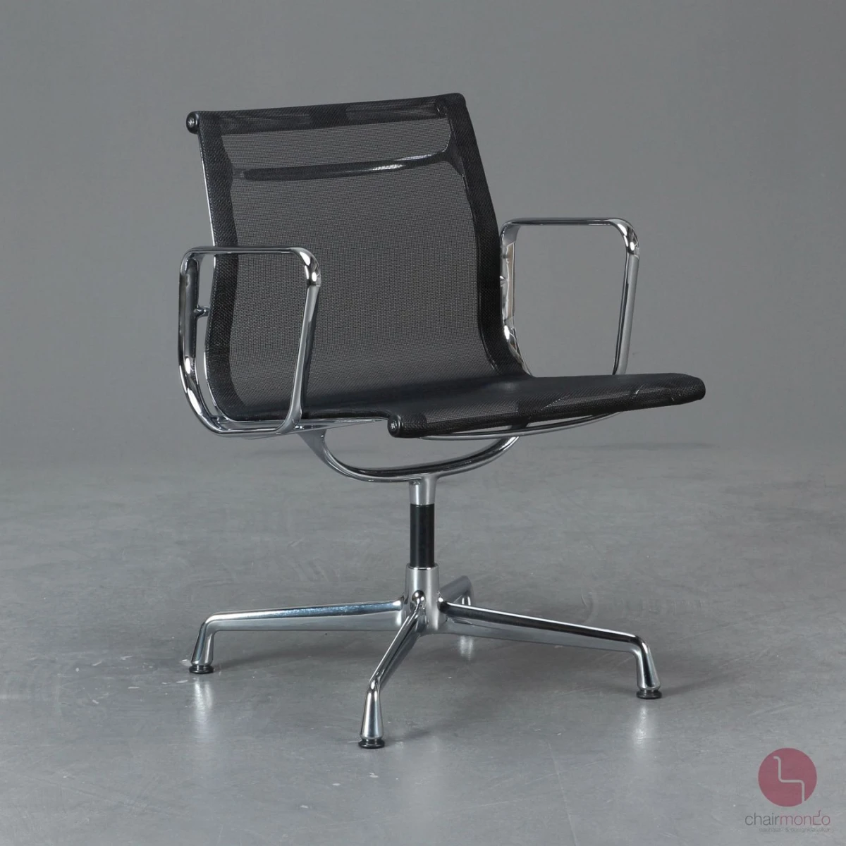 Vitra EA 107 Aluminium Chair Netzgewebe Schwarz verchromt gebraucht Vitra EA 107 Aluminium Chair Netzgewebe Schwarz verchromt gebraucht
