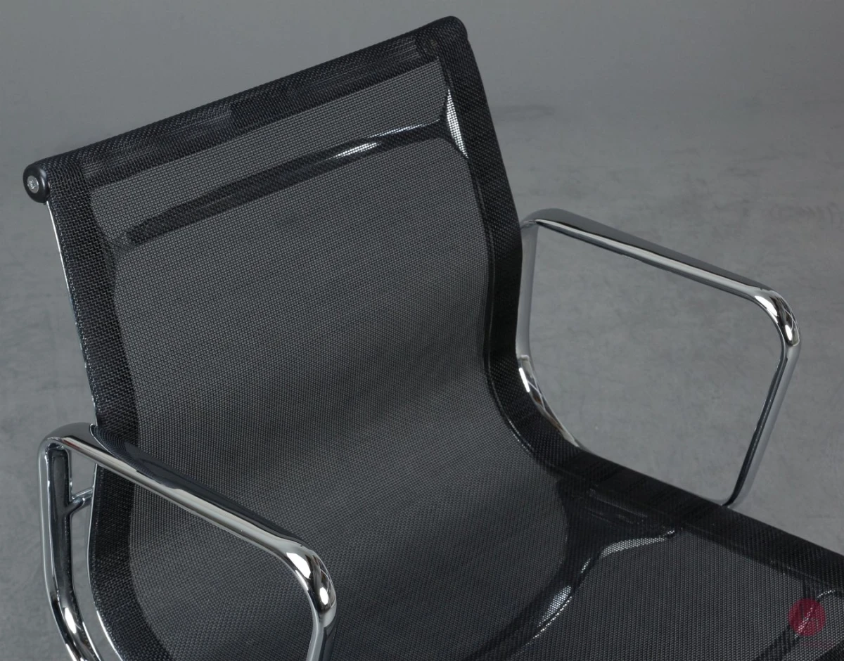 Vitra EA 107 Aluminium Chair Netzgewebe Schwarz verchromt gebraucht
