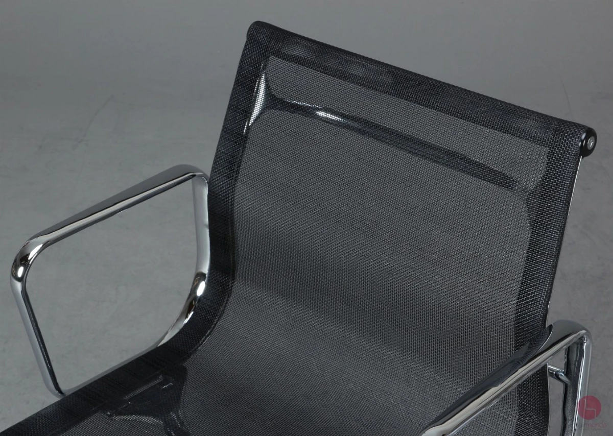Vitra EA 107 Aluminium Chair Netzgewebe Schwarz verchromt gebraucht Vitra EA 107 Aluminium Chair Netzgewebe Schwarz verchromt gebraucht