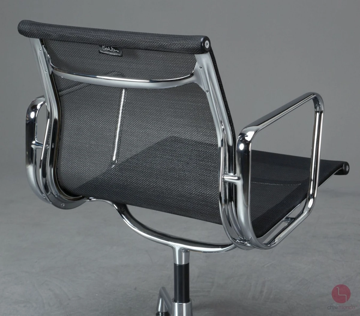 Vitra EA 107 Aluminium Chair Netzgewebe Schwarz verchromt gebraucht Vitra EA 107 Aluminium Chair Netzgewebe Schwarz verchromt gebraucht