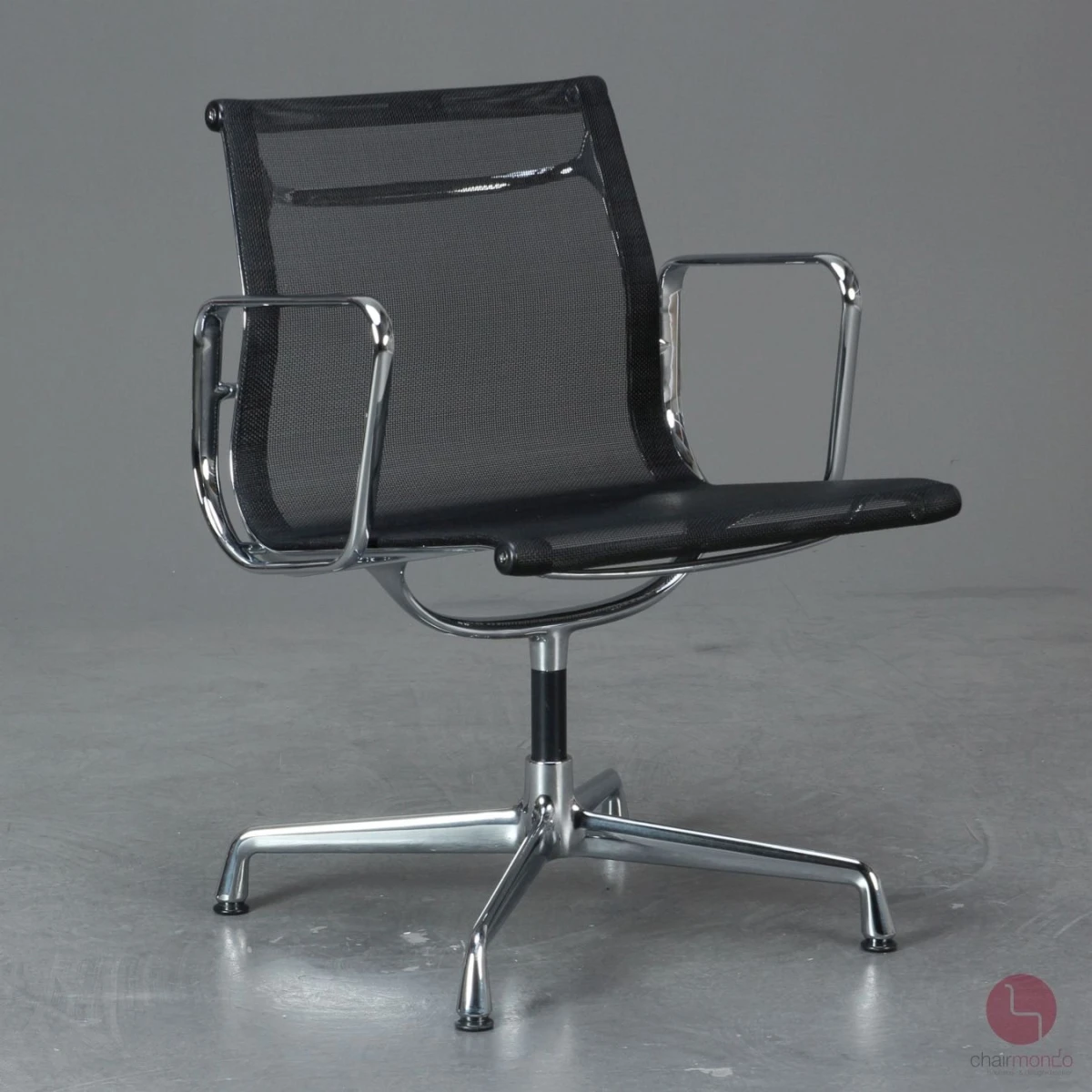 Vitra EA 107 Aluminium Chair Netzgewebe Schwarz verchromt gebraucht Vitra EA 107 Aluminium Chair Netzgewebe Schwarz verchromt gebraucht