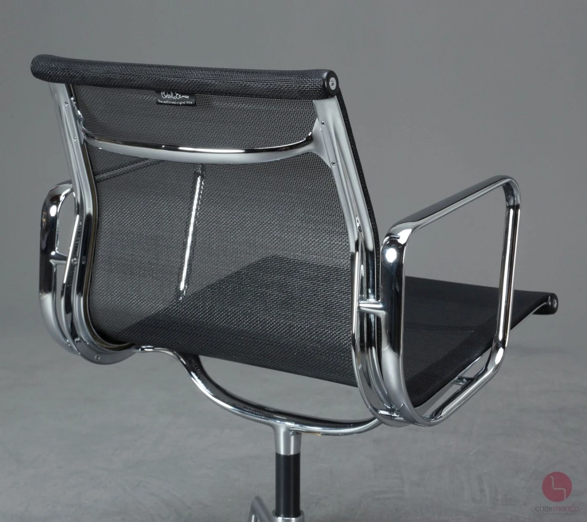 Vitra EA 107 Aluminium Chair Netzgewebe Schwarz verchromt gebraucht Vitra EA 107 Aluminium Chair Netzgewebe Schwarz verchromt gebraucht