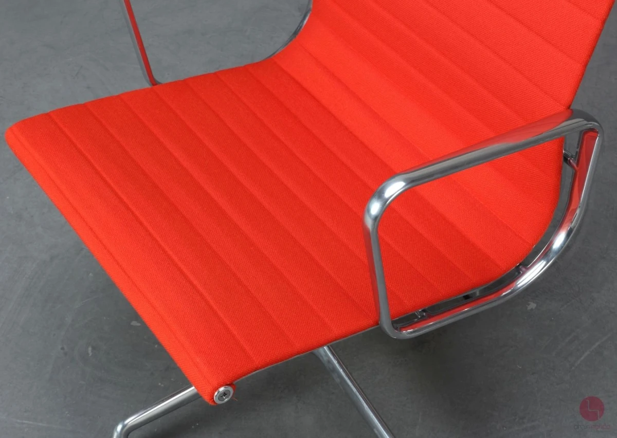 Vitra EA 108 Aluminium Chair Hopsak Rot gebraucht Vitra EA 108 Aluminium Chair Hopsak Rot gebraucht