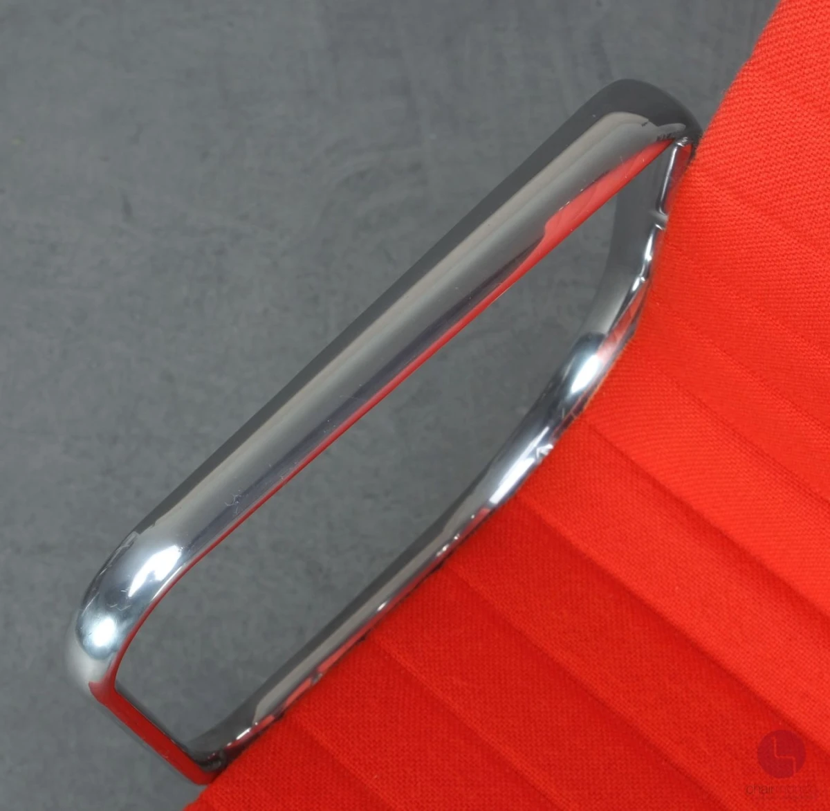 Vitra EA 108 Aluminium Chair Hopsak Rot gebraucht Vitra EA 108 Aluminium Chair Hopsak Rot gebraucht
