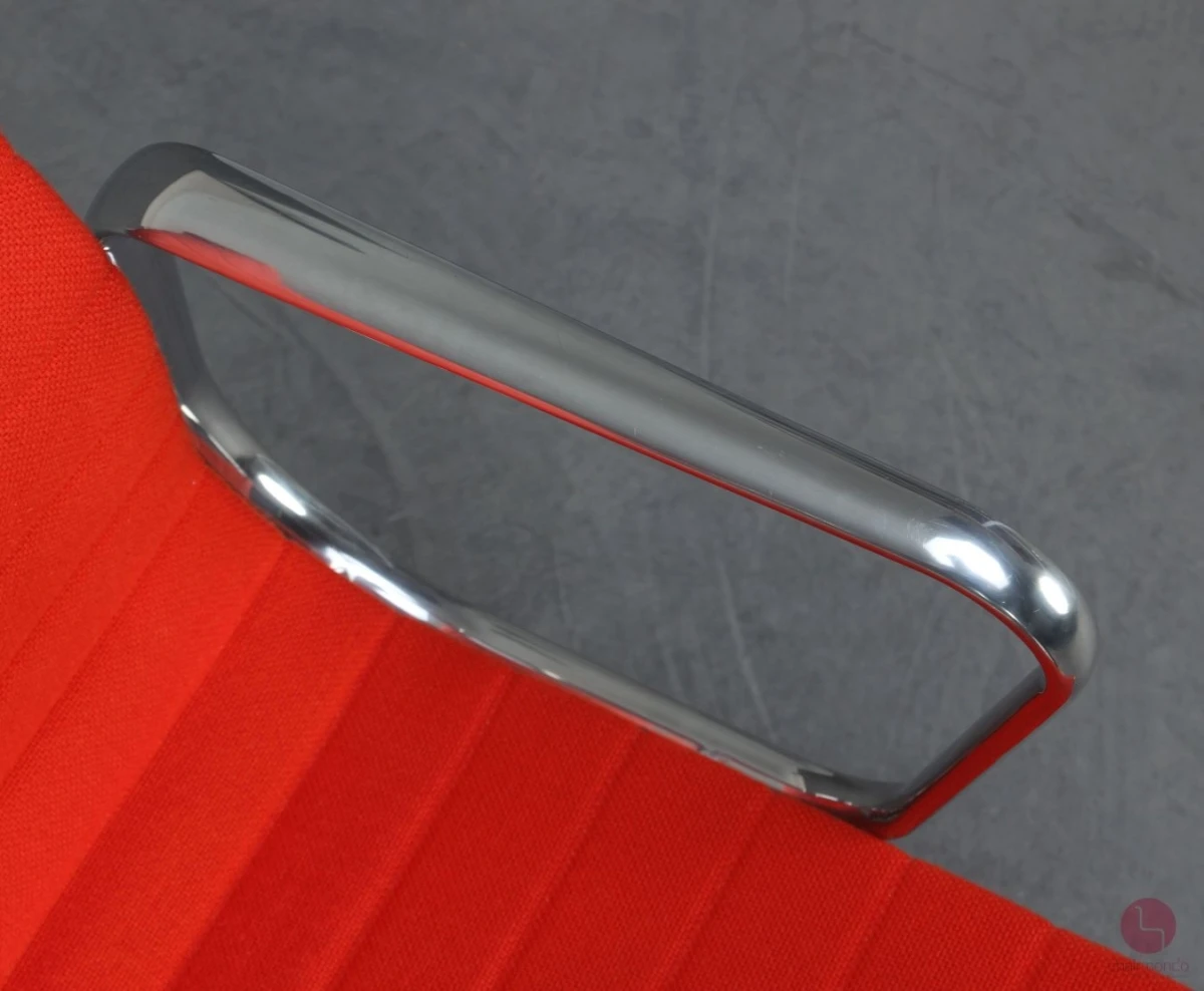 Vitra EA 108 Aluminium Chair Hopsak Rot gebraucht Vitra EA 108 Aluminium Chair Hopsak Rot gebraucht