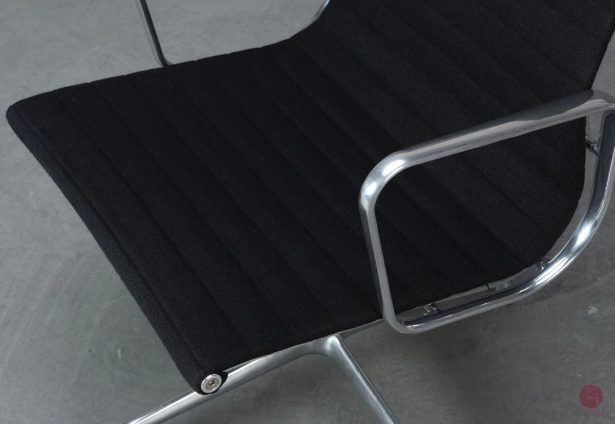 Vitra EA 108 Aluminium Chair Hopsak Schwarz Alu poliert gebraucht Vitra EA 108 Aluminium Chair Hopsak Schwarz Alu poliert gebraucht