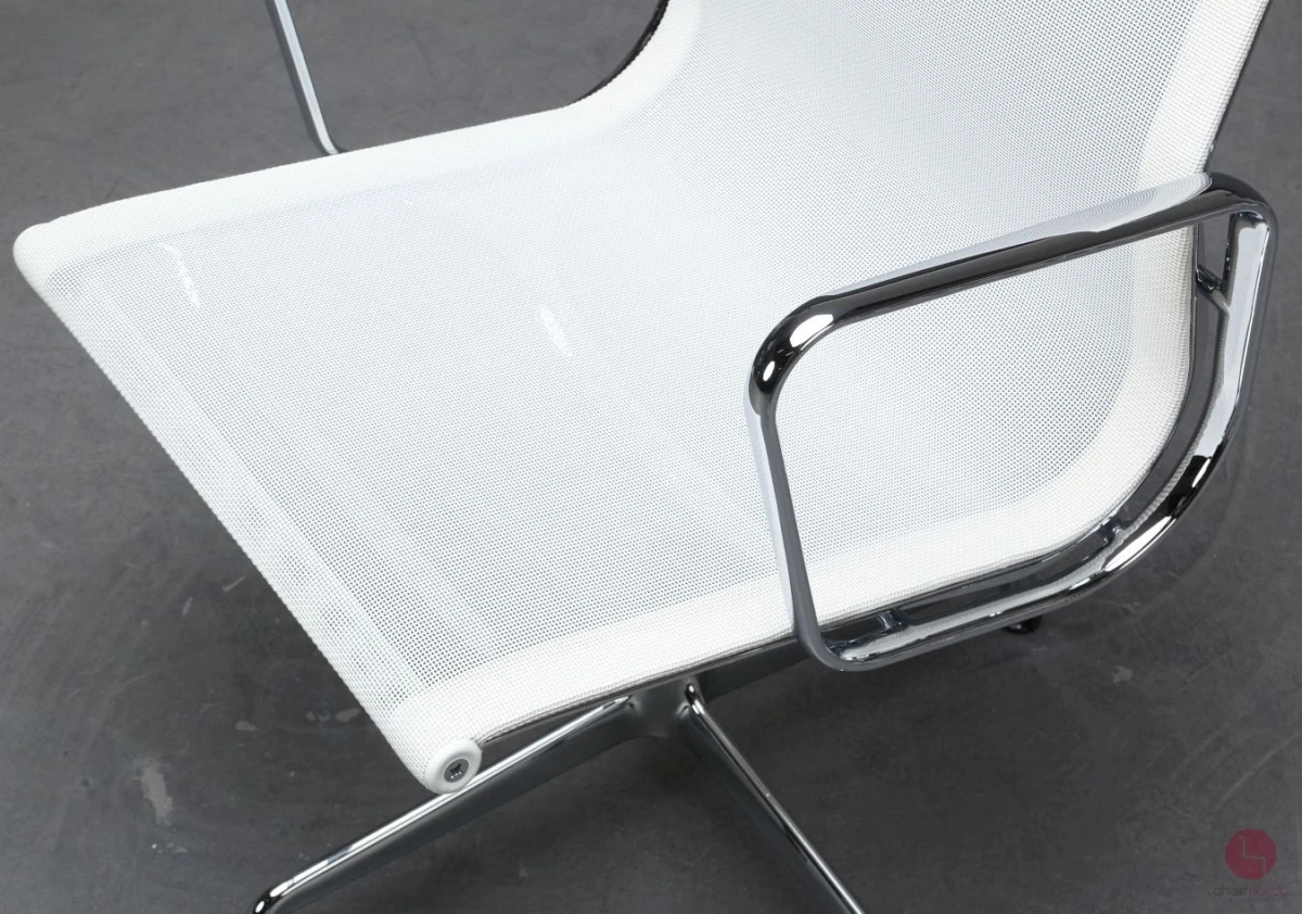 Vitra EA 108 mit weißem Netz Gestell verchromt gebraucht