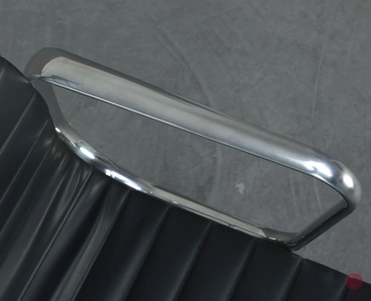 Vitra EA 108 Aluminium Chair Vinyl Leder Anthrazit gebraucht