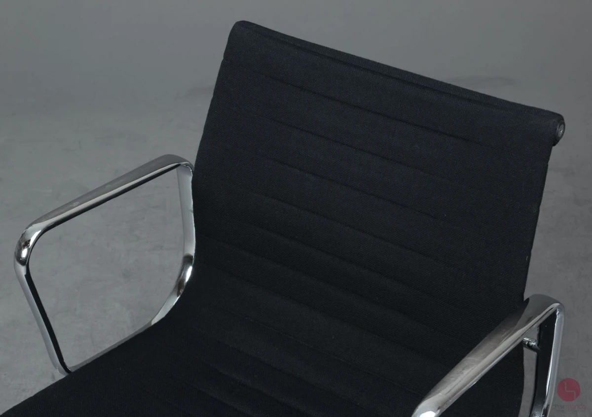 Vitra-EA-108-Hopsak-Schwarz-Vintage-gebraucht-Detailansicht-2 Vitra-EA-108-Hopsak-Schwarz-Vintage-gebraucht-Detailansicht-2