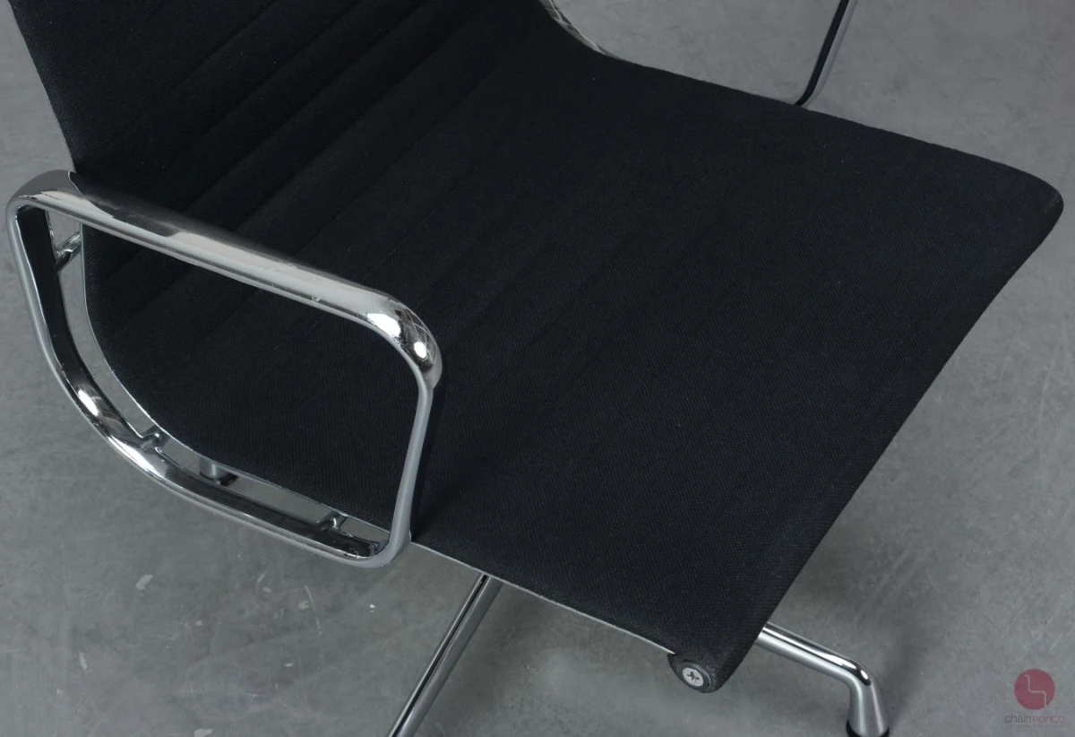 Vitra-EA-108-Hopsak-Schwarz-Vintage-gebraucht-Detailansicht-5 Vitra-EA-108-Hopsak-Schwarz-Vintage-gebraucht-Detailansicht-5