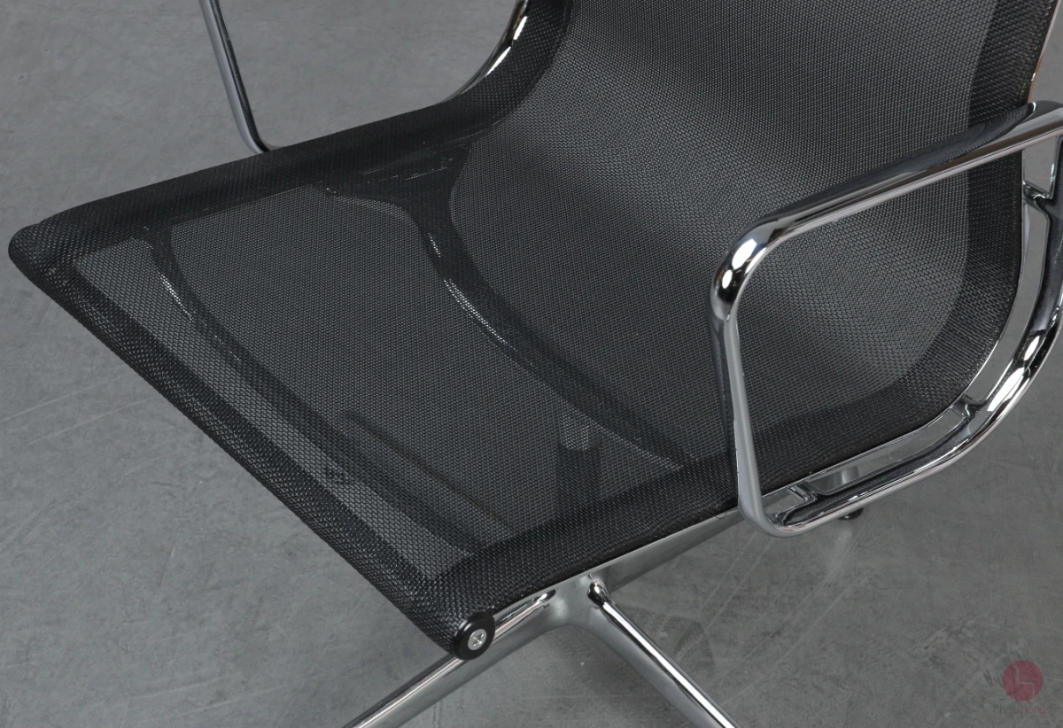 Vitra EA 108 Aluminium Chair Netz Schwarz gebraucht