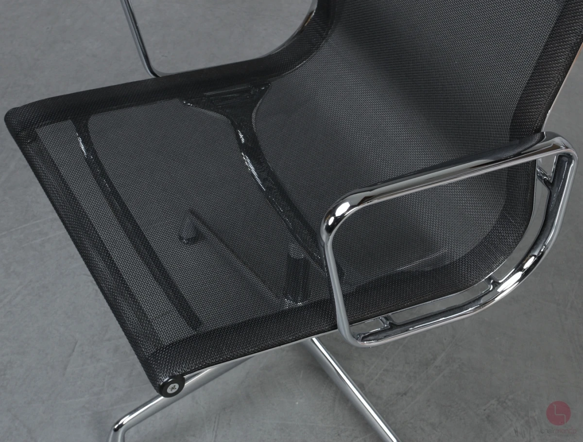 Vitra EA 108 Aluminium Chair Netz Schwarz gebraucht
