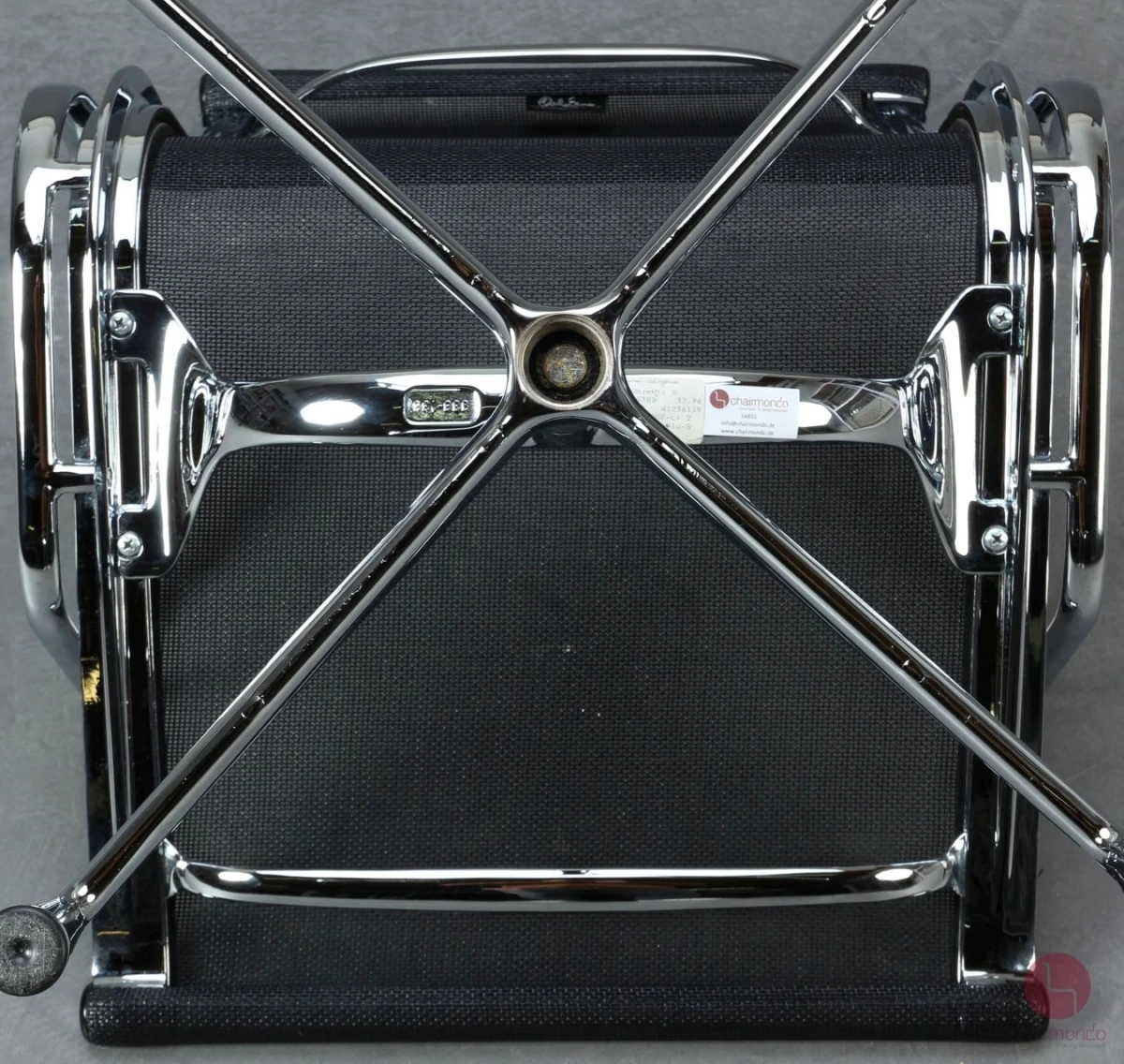 Vitra EA 108 Aluminium Chair Netzgewebe Schwarz gebraucht Vitra EA 108 Aluminium Chair Netzgewebe Schwarz gebraucht