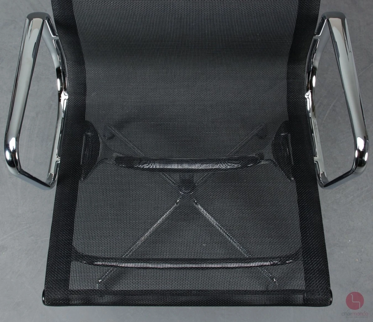 Vitra EA 108 Aluminium Chair Netzgewebe Schwarz gebraucht Vitra EA 108 Aluminium Chair Netzgewebe Schwarz gebraucht
